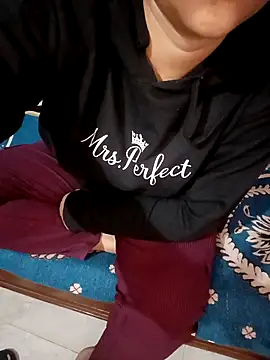 Snapshot of Sofia-111 chatting on 02-14-26, 03:03 Sofia-111 online show from 02-14-26, 03:03