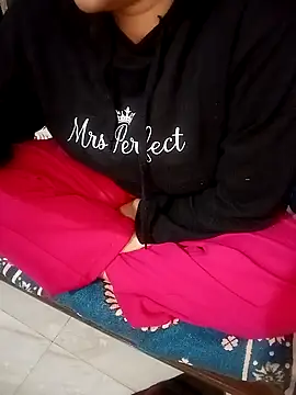 Snapshot of Sofia-111 chatting on 02-14-26, 06:37 Sofia-111 online show from 02-14-26, 06:37