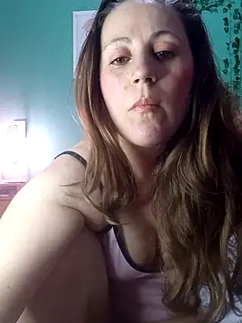 Snapshot of SofiEsteves chatting on 12-21-25, 05:31 SofiEsteves online show from 12-21-25, 05:31