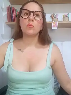 Snapshot of SofiEsteves chatting on 02-09-26, 04:33 SofiEsteves online show from 02-09-26, 04:33