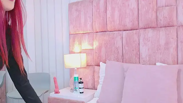 Snapshot of ScarlettFoox chatting on 02-19-26, 06:59 ScarlettFoox online show from 02-19-26, 06:59