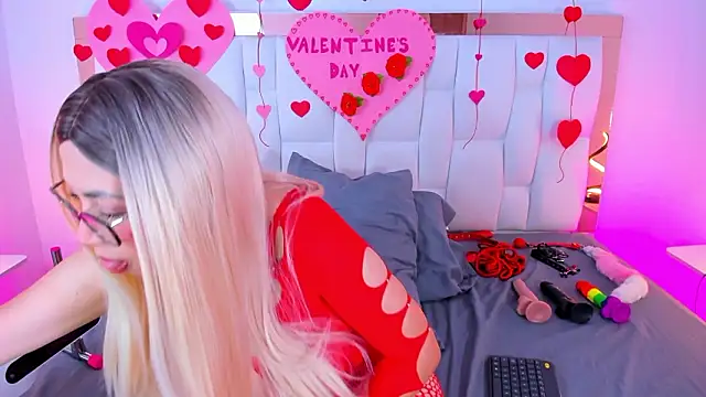 Snapshot of CamilleJuicy_ chatting on 02-14-26, 01:19 CamilleJuicy online show from 02-14-26, 01:19