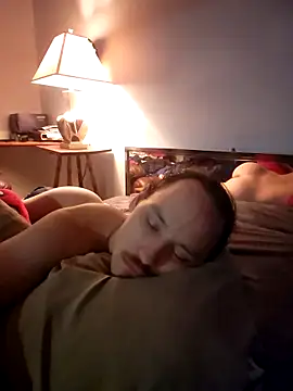 Snapshot of LilWhyteBoiGamer chatting on 12-17-25, 09:59 LilWhyteBoiGamer online show from 12-17-25, 09:59