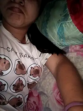 Snapshot of haslyna chatting on 12-17-25, 12:33 haslyna online show from 12-17-25, 12:33