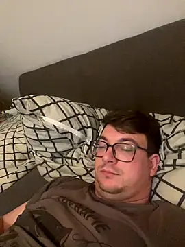 domigeil10 online show from 12-16-25, 09:20