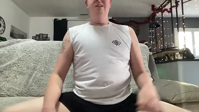 Snapshot of Gwenn-8231 chatting on 12-18-25, 11:27 Gwenn-8231 online show from 12-18-25, 11:27