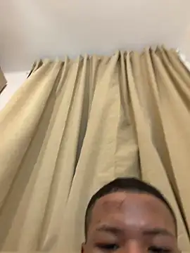 Snapshot of 18cmgruesos chatting on 12-17-25, 11:33 18cmgruesos online show from 12-17-25, 11:33