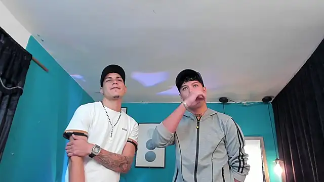 Snapshot of Oficial_KingOfHeavens chatting on 12-20-25, 09:33 Oficial KingOfHeavens online show from 12-20-25, 09:33