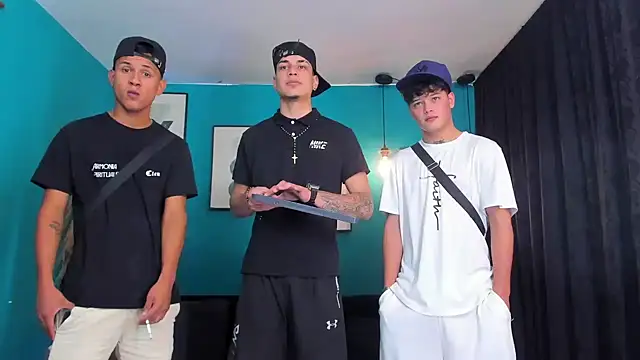 Snapshot of Oficial_KingOfHeavens chatting on 01-08-26, 08:44 Oficial KingOfHeavens online show from 01-08-26, 08:44