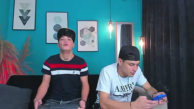 Snapshot of Oficial_KingOfHeavens chatting on 01-12-26, 09:09 Oficial KingOfHeavens online show from 01-12-26, 09:09