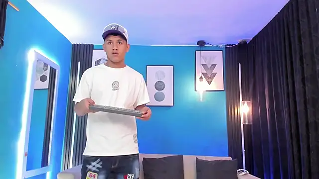 Snapshot of Oficial_KingOfHeavens chatting on 04-02-26, 07:22 Oficial KingOfHeavens online show from 04-02-26, 07:22