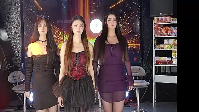 yueyutu888 online show from 12-18-25, 06:08