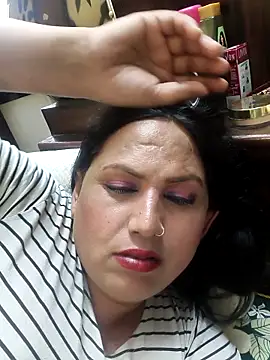 Hotmylips online show from 04-15-26, 08:20