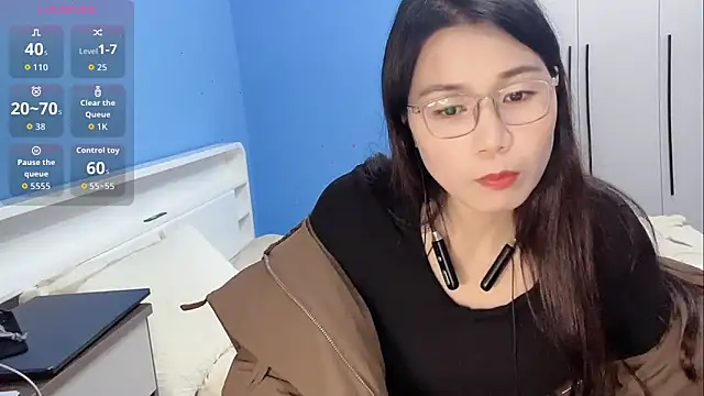 Emma-mimi online show from 12-17-25, 12:44