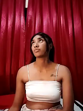 Snapshot of SummerTyme chatting on 12-20-25, 08:27 SummerTyme online show from 12-20-25, 08:27