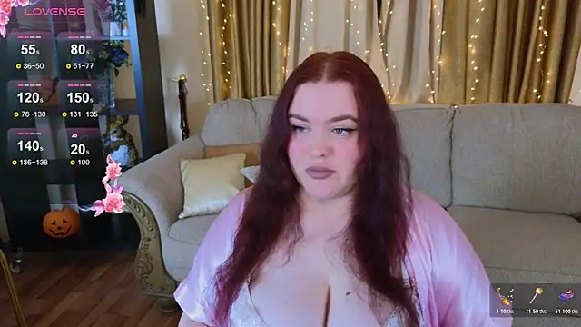 Snapshot of LindaBermer chatting on 12-18-25, 11:49 LindaBermer online show from 12-18-25, 11:49