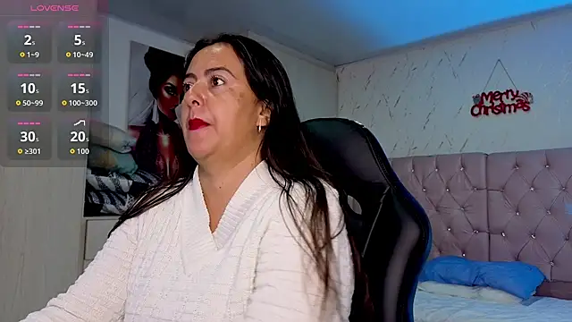 Snapshot of evelyn_harpeery chatting on 01-15-26, 11:26 evelyn harpeery online show from 01-15-26, 11:26