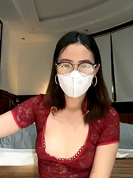 Snapshot of T-Nana chatting on 12-20-25, 04:25 T-Nana online show from 12-20-25, 04:25