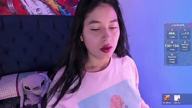 Snapshot of Violet_Blazee chatting on 12-19-25, 10:22 Violet Blazee online show from 12-19-25, 10:22