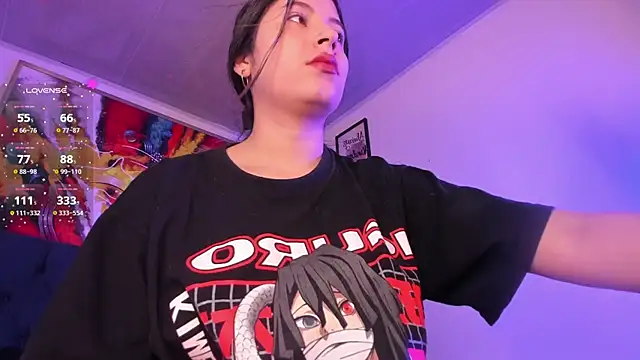 Snapshot of Violet_Blazee chatting on 01-11-26, 11:37 Violet Blazee online show from 01-11-26, 11:37