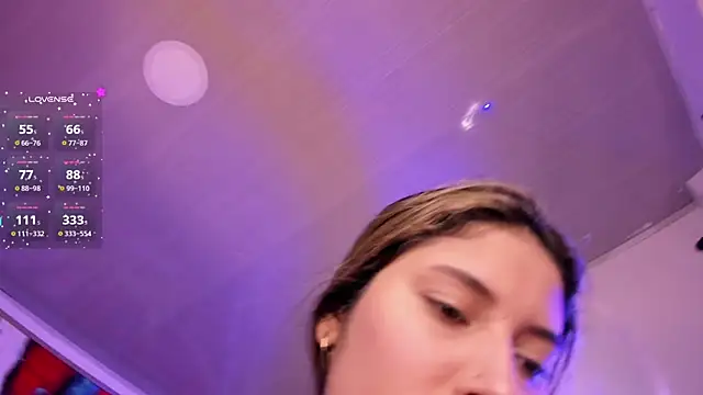 Snapshot of Violet_Blazee chatting on 01-18-26, 12:09 Violet Blazee online show from 01-18-26, 12:09