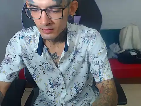 Boy tatto77 online show from 12-21-25, 06:48