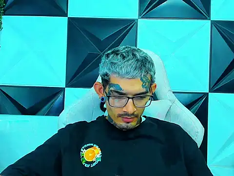 Boy tatto77 online show from 02-21-26, 07:15