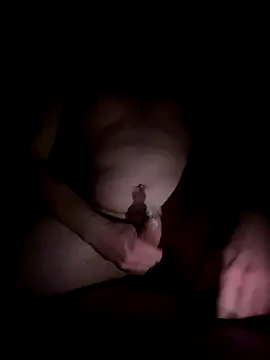 Snapshot of Enbuyugunden chatting on 12-17-25, 10:27 Enbuyugunden online show from 12-17-25, 10:27