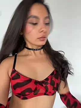 Snapshot of Nicollewest1 chatting on 02-20-26, 04:51 Nicollewest1 online show from 02-20-26, 04:51