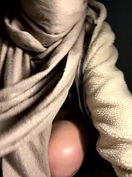 Snapshot of linh-li chatting on 01-06-26, 02:21 linh-li online show from 01-06-26, 02:21