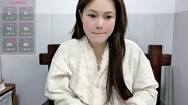 Snapshot of Mona-u chatting on 02-10-26, 10:52 Mona-u online show from 02-10-26, 10:52