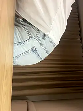 Snapshot of slow_inspiration chatting on 12-21-25, 04:58 slow inspiration online show from 12-21-25, 04:58