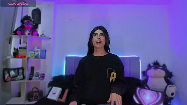 Snapshot of Emily_pena chatting on 12-18-25, 07:53 Emily pena online show from 12-18-25, 07:53