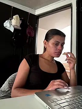 anna-evans09 online show from 01-06-26, 07:06