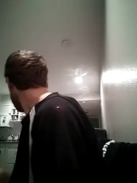 Snapshot of qdar665 chatting on 12-19-25, 01:12 qdar665 online show from 12-19-25, 01:12