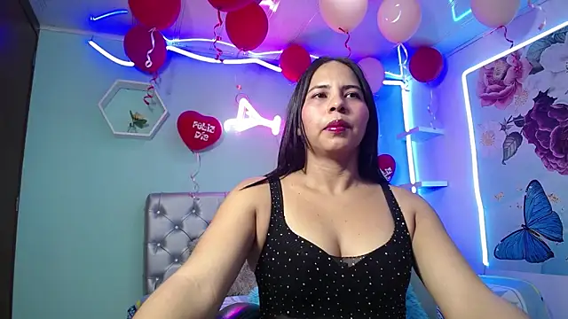 Snapshot of nicol_ross19 chatting on 02-15-26, 12:51 nicol ross19 online show from 02-15-26, 12:51