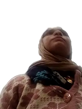 Snapshot of Bharti_thakurr chatting on 12-22-25, 01:46 Bharti thakurr online show from 12-22-25, 01:46