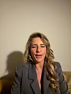 Snapshot of LaLynn chatting on 03-01-26, 12:12 LaLynn online show from 03-01-26, 12:12