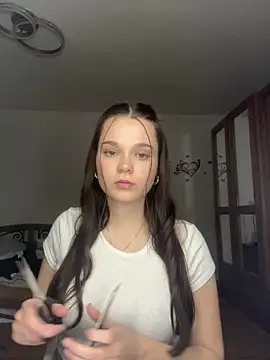 ElenaMariee online show from 12-19-25, 10:06