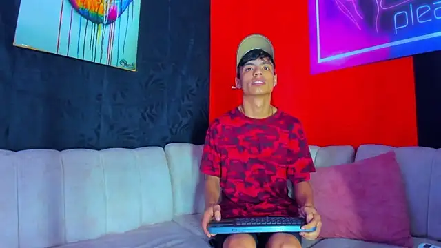 BrownieLoverss online show from 01-11-26, 02:27