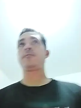 Snapshot of Lukas-thiago chatting on 12-20-25, 08:49 Lukas-thiago online show from 12-20-25, 08:49