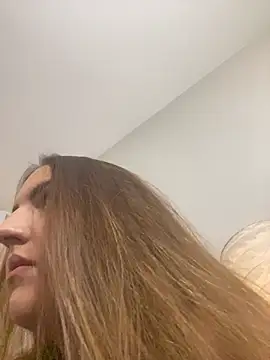 AliceAlicee online show from 12-21-25, 01:07