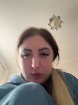 Snapshot of merabel1995 chatting on 12-22-25, 11:29 merabel1995 online show from 12-22-25, 11:29