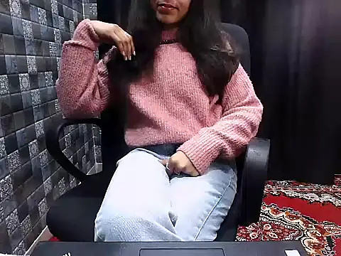 Snapshot of Oily_boobs chatting on 12-22-25, 01:19 Oily boobs online show from 12-22-25, 01:19