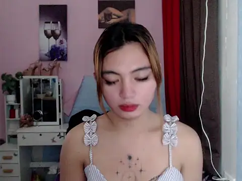 Snapshot of petite21gomez chatting on 12-21-25, 08:54 petite21gomez online show from 12-21-25, 08:54