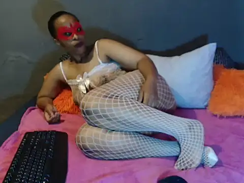 Snapshot of Fallenchubbie chatting on 12-21-25, 02:13 Fallenchubbie online show from 12-21-25, 02:13