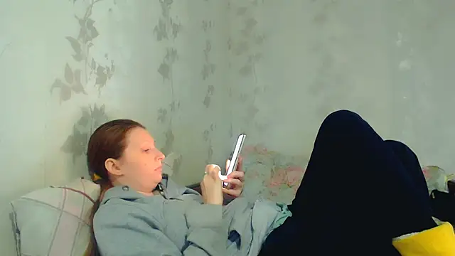 Snapshot of CrystallAngel chatting on 03-21-26, 03:04 CrystallAngel online show from 03-21-26, 03:04