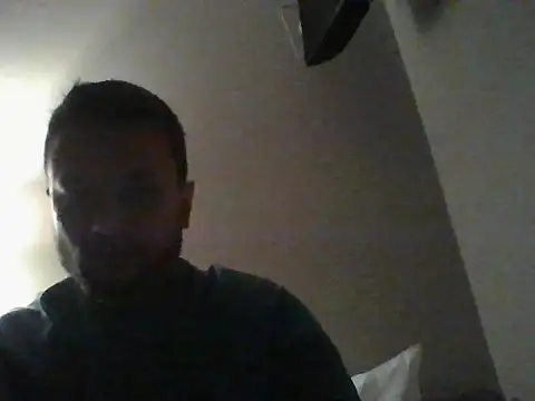 Snapshot of Mryoungstud chatting on 12-21-25, 08:05 Mryoungstud online show from 12-21-25, 08:05