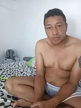 Snapshot of pareja_latina1483 chatting on 01-15-26, 09:51 pareja latina1483 online show from 01-15-26, 09:51