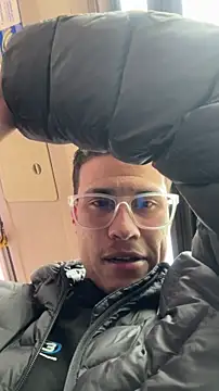 Snapshot of Latin_Paisa_Boy chatting on 02-16-26, 01:07 Latin Paisa Boy online show from 02-16-26, 01:07